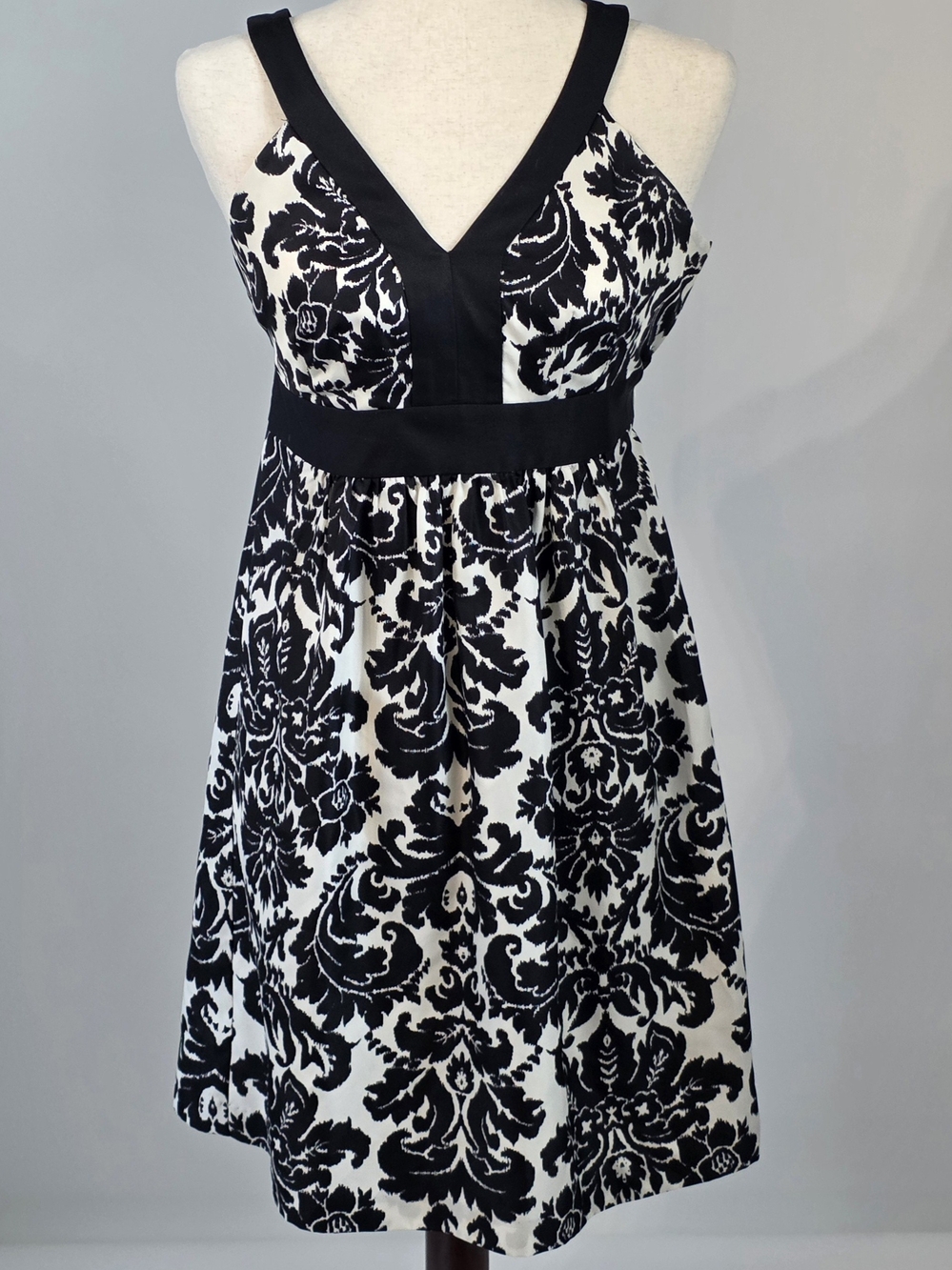 Ann Taylor LOFT Black & White Damask V-Neck Sleeveless Mini Dress Womens Size 0P